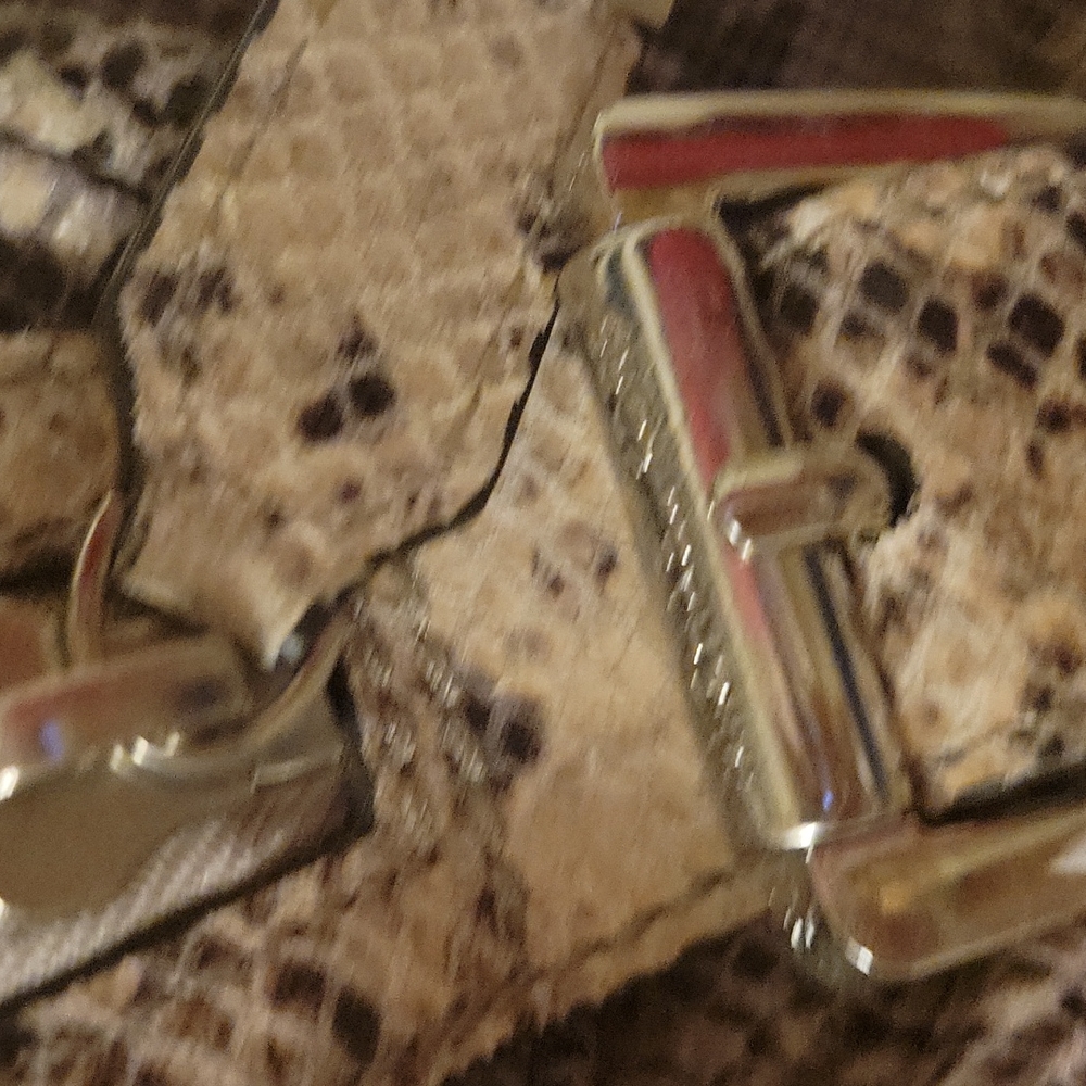 Michael Kors Heidi  Snakeskin Purse 👜 Used once !!! New condition! - Picture 3 of 7